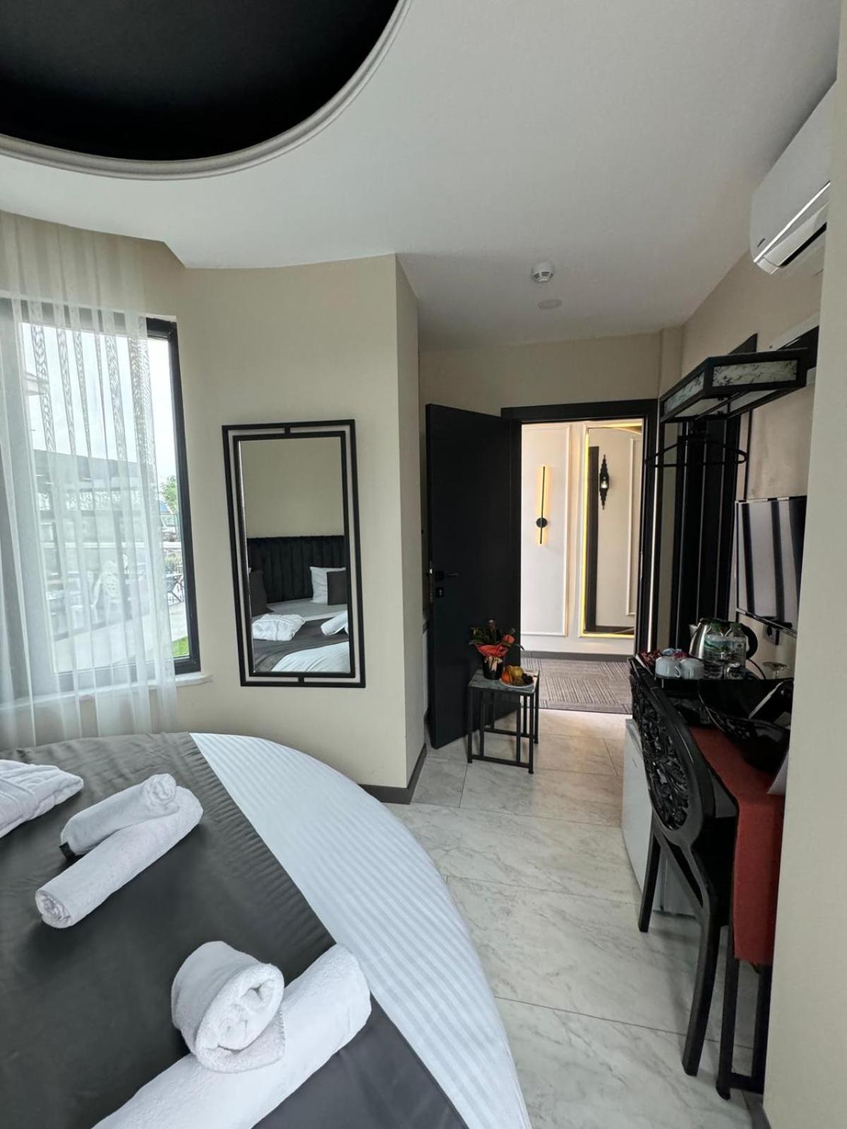 The Queen Airport Hotel-Round Trip Airport Service Arnavutkoy Ngoại thất bức ảnh